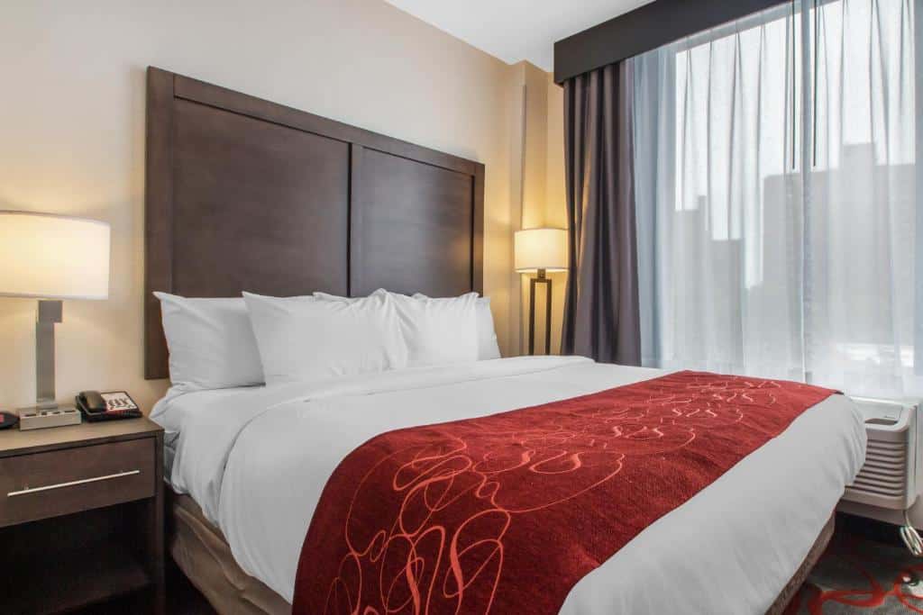 comfort inn suites near stadium
