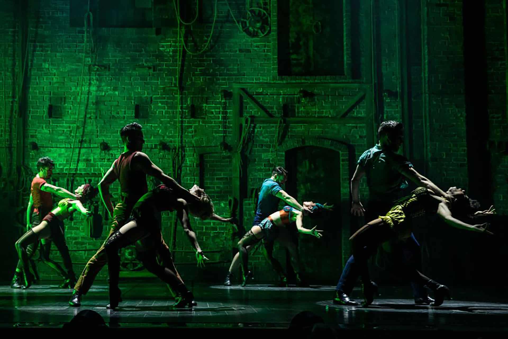 places pour voir le spectacle moulin rouge a broadway