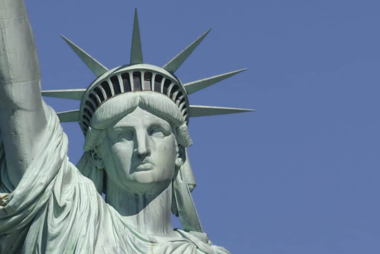 Accès à la couronne de la Statue de la Liberté