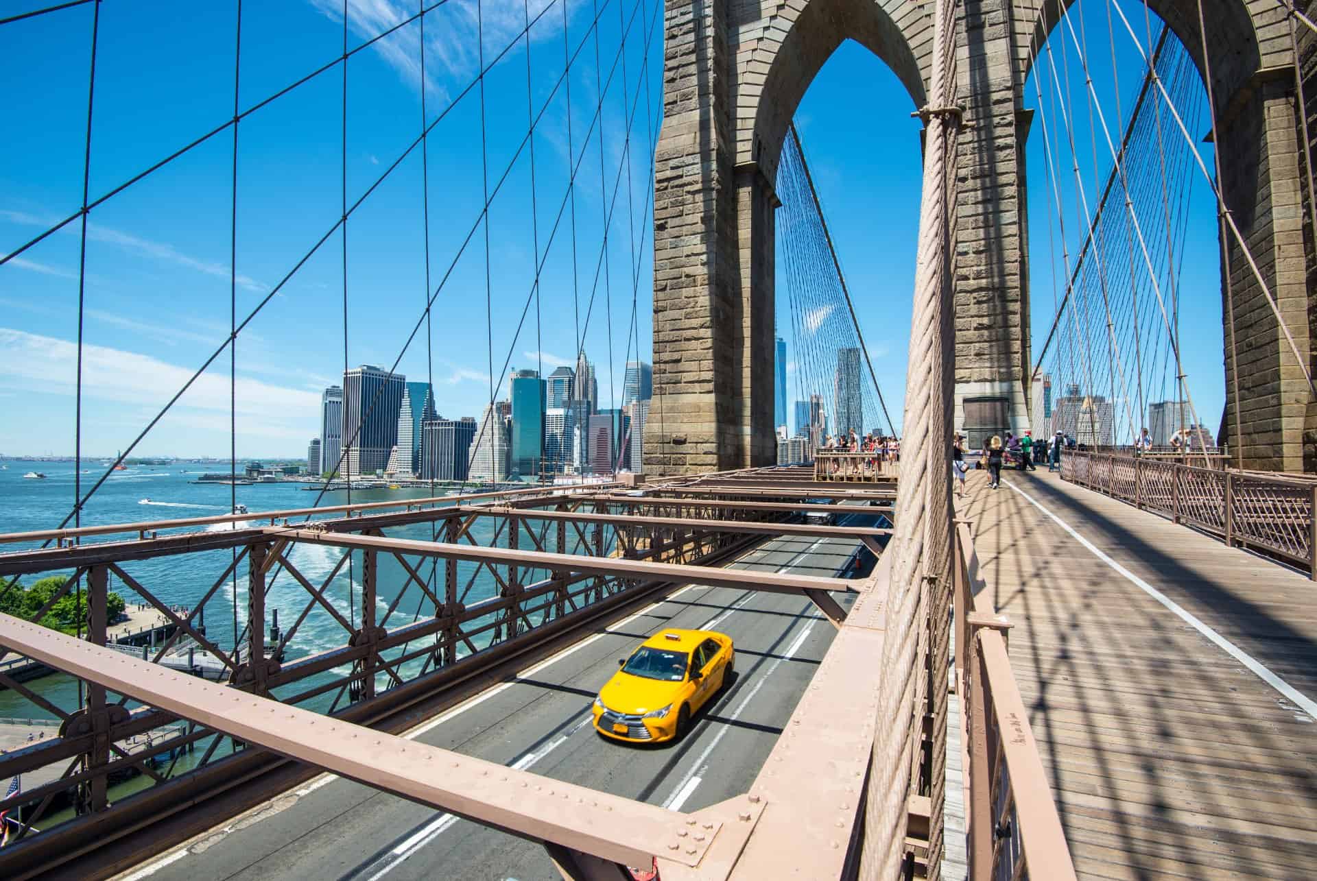 taxi jaune brooklyn bridge