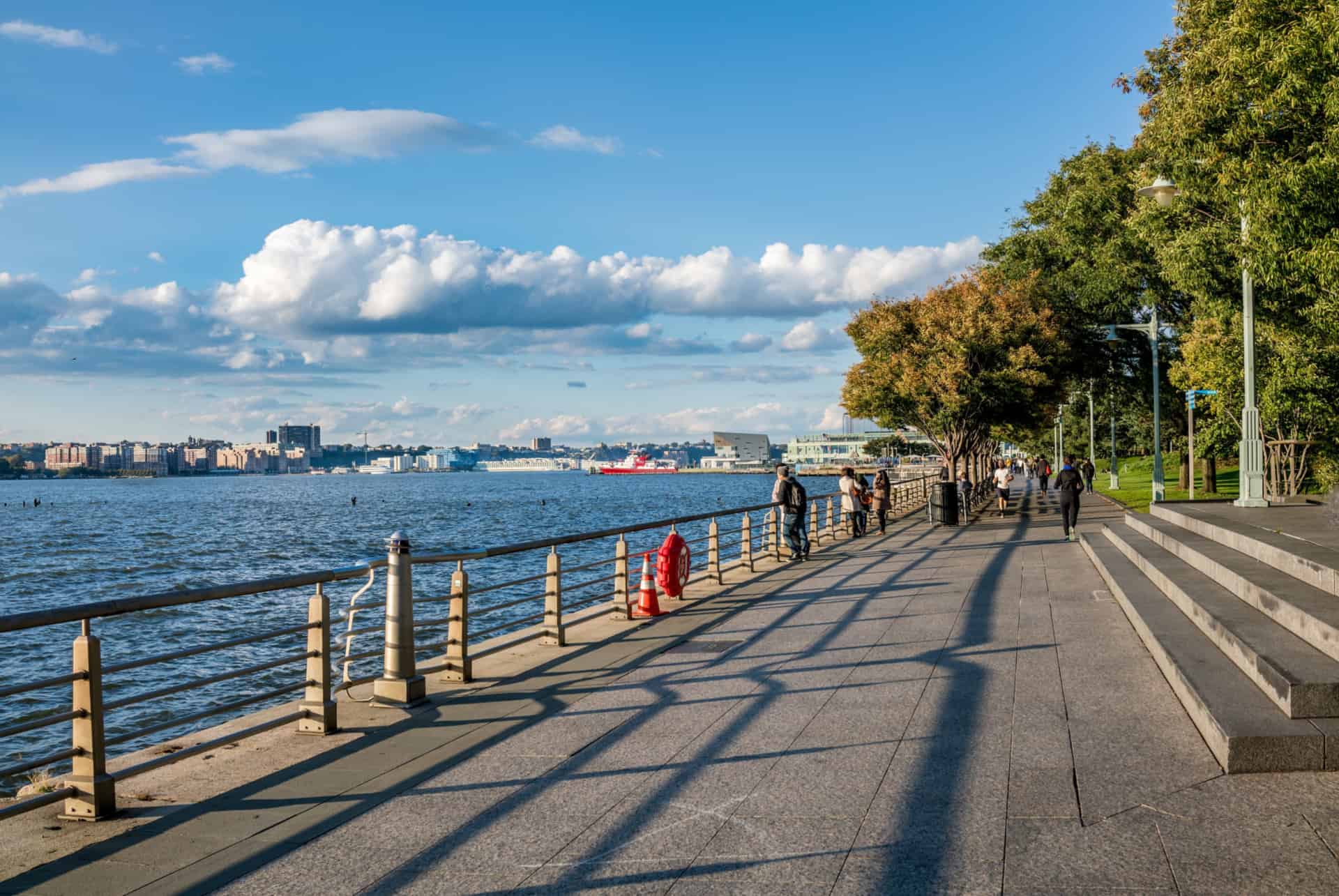 walkway hudson river park