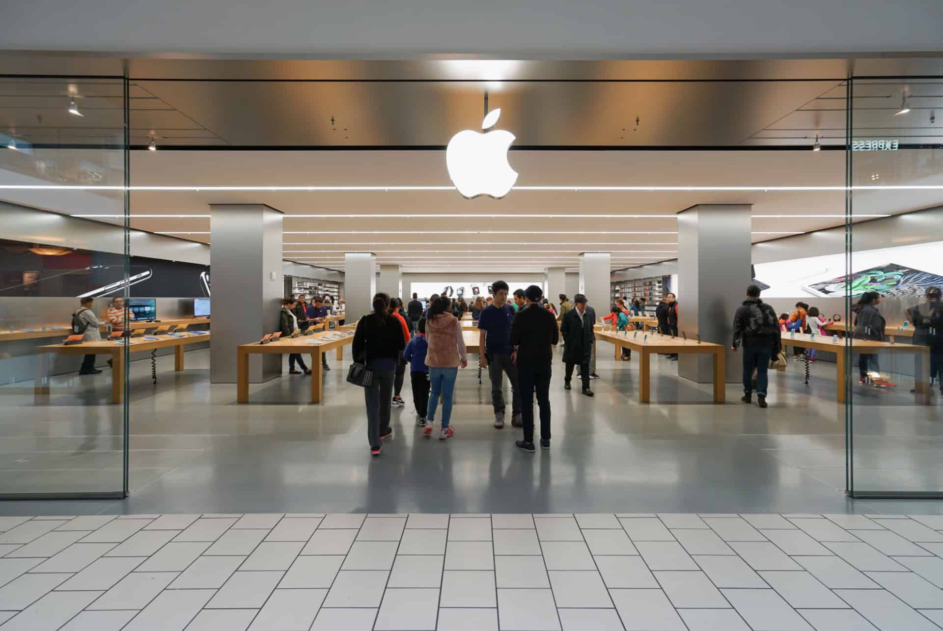apple store queens center