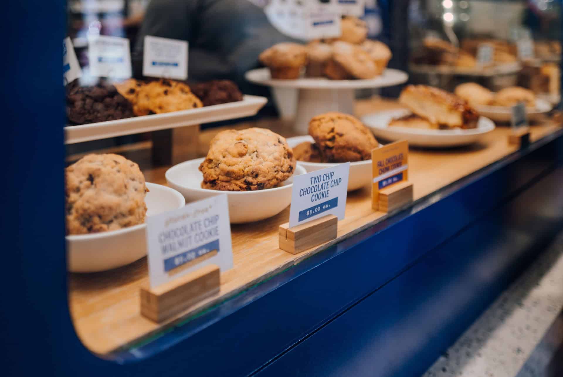chocolate chip walnut cookie