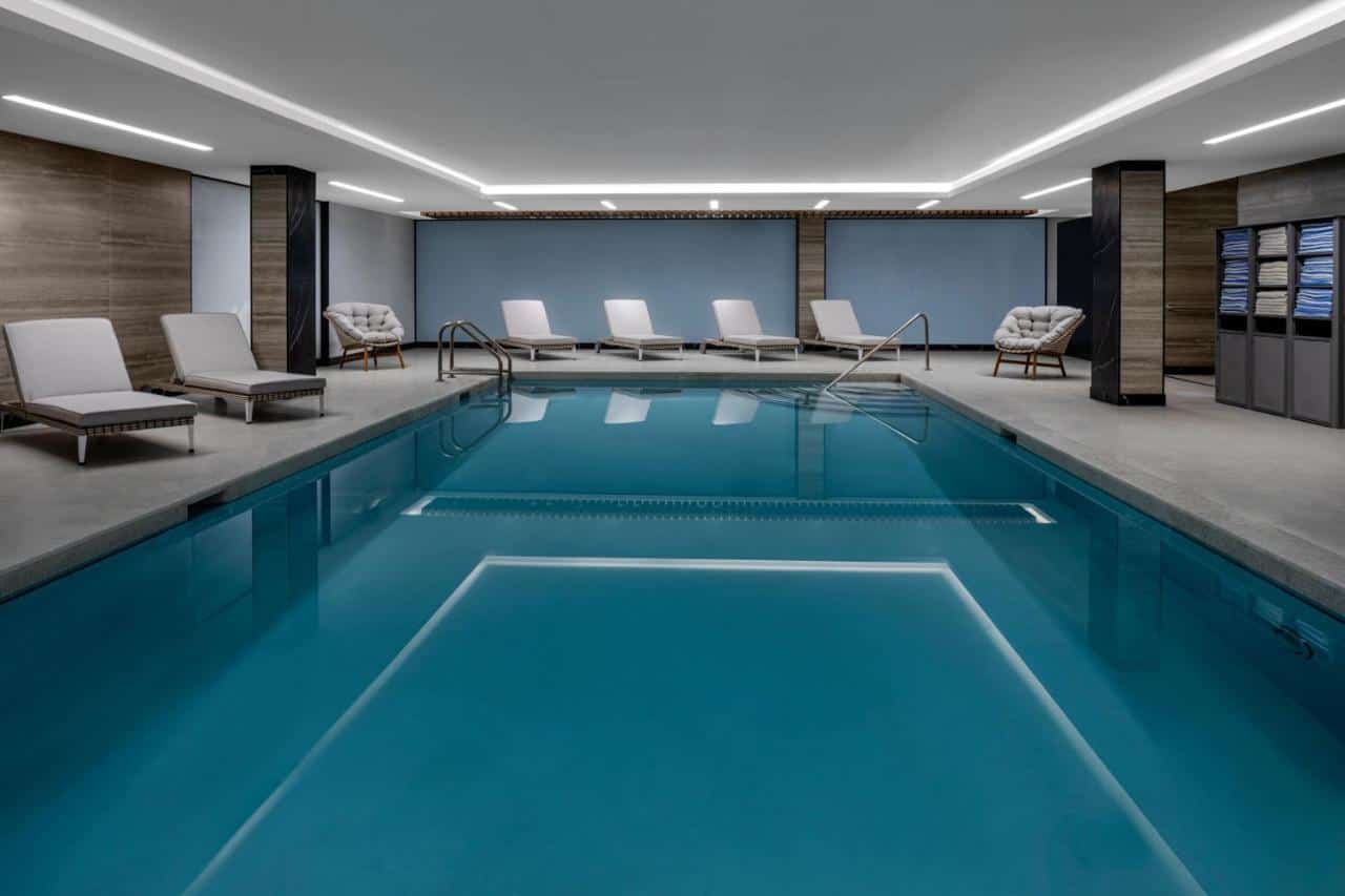 piscine four points by sheraton flushing