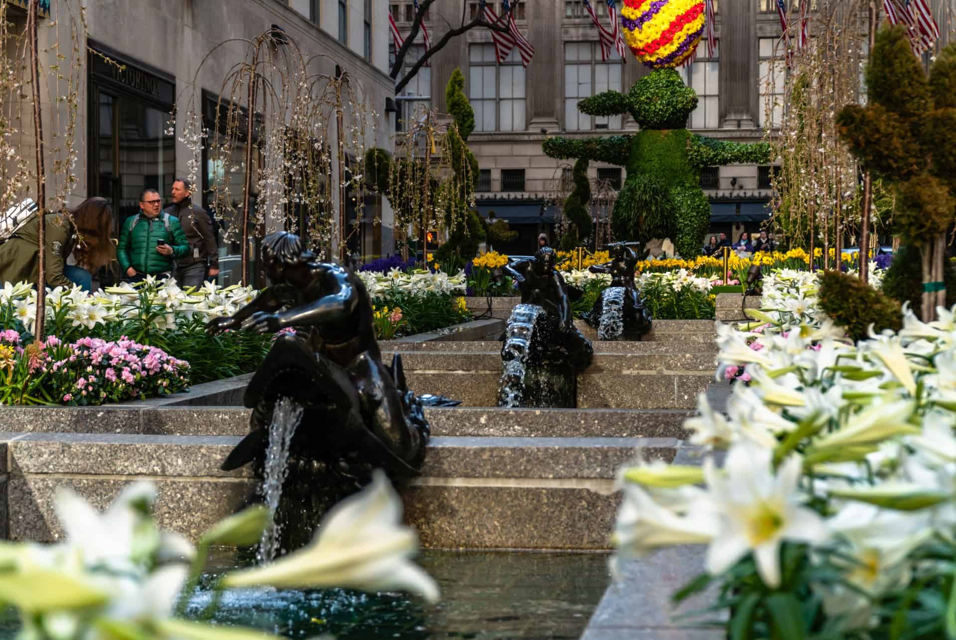 channel gardens rockefeller center paques