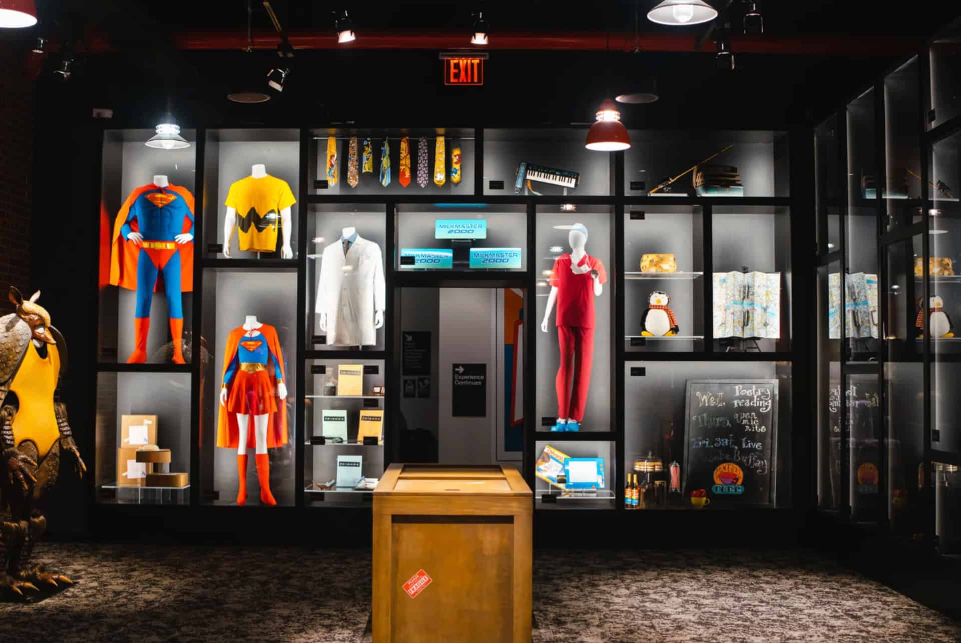 friends experience new york tenues friends experience new york tenues